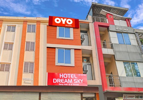 Hotel O Honey Palace In