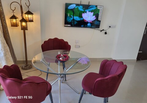 BnB Buddy 2 BHK Cozy Apartment