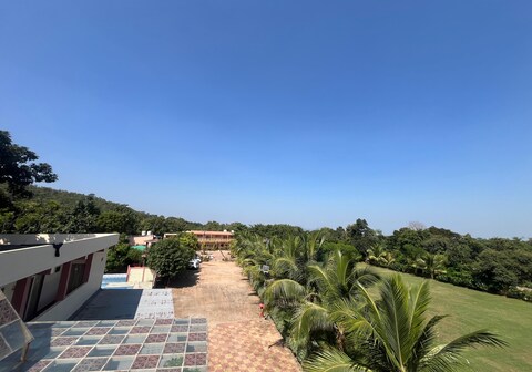 DHANLAKSHMI ORCHARD RESORT