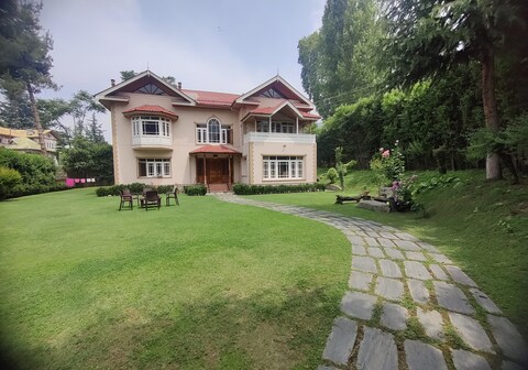 House in Srinagar AZFAR near DAL LAKE