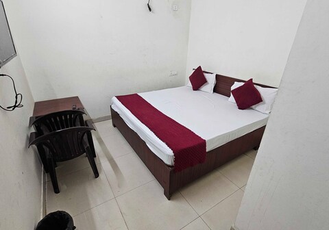 Hotel O by OYO golden blue