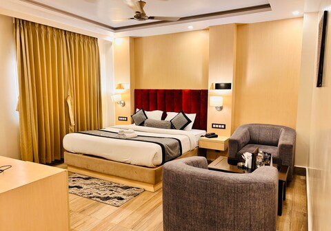 HOTEL HOLIDAY INTERNATIONAL