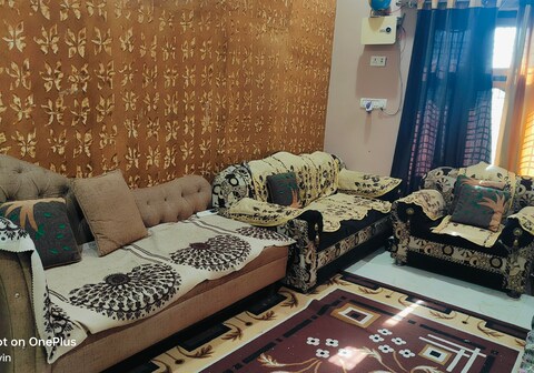 Sarthak home stay lucknow road gonda