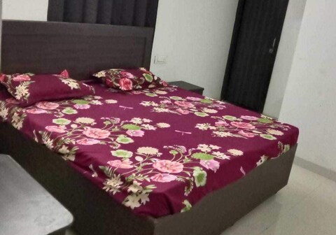 SPOT ON Hotel Deepak Palace