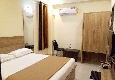 Ashapura Hotel N Restro.