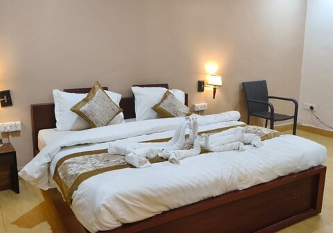 Hotel Shree Krishna Jungle Resort