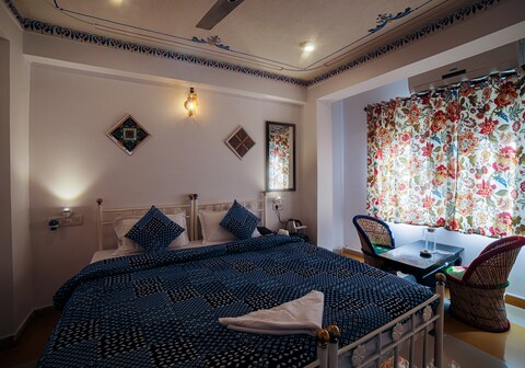 Le Pension Harsh Vilas