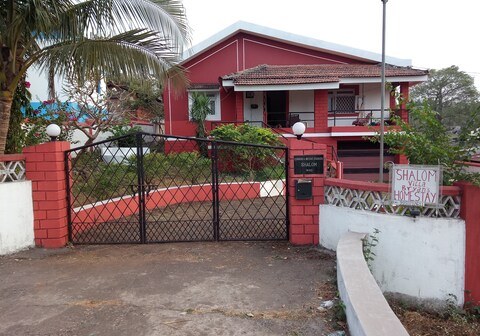 SHALOM VILLA, BRYAN'S HOMESTAY