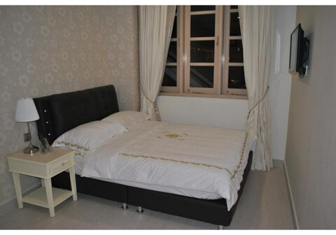 Jayleen Clarke Quay Hotel