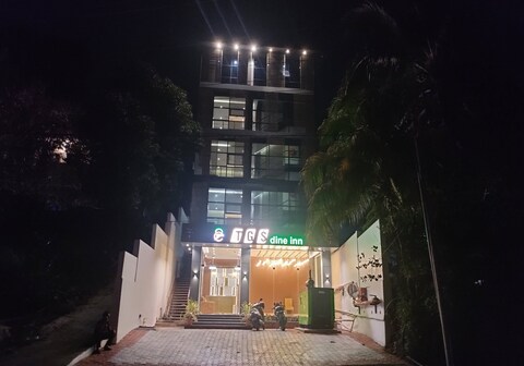 TGS DINE INN