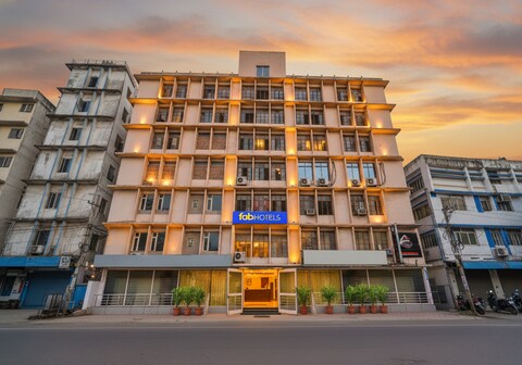 FabHotel Royal Park Inn - Nr. Eden Garden Stadium