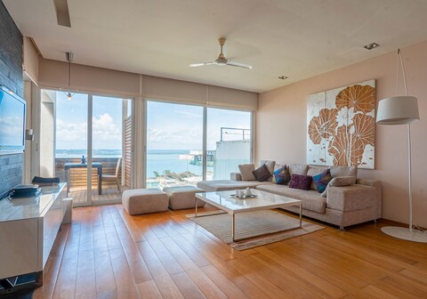 Riverside Oasis by VEO - Part of StayVista