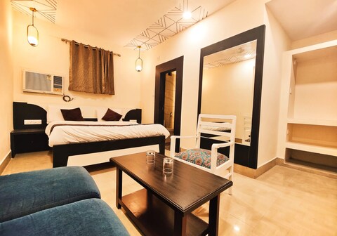 HOTEL MAHAMAYA