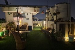 Green Bacchus by Walias | Beautiful Sky/Terrace Garden Apartment, Delhi Green Bacchus by Walias | Beautiful Sky/Terrace Garden Apartment, Delhi