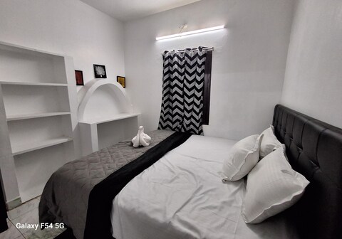 Salt Life Beach Resort
peace out