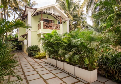 Sanctuary by REVE Escapes - Premium 3 BHK Villa Near Morjim Beach