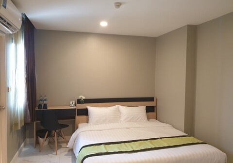 iCheck inn Darisa Ngamwongwan