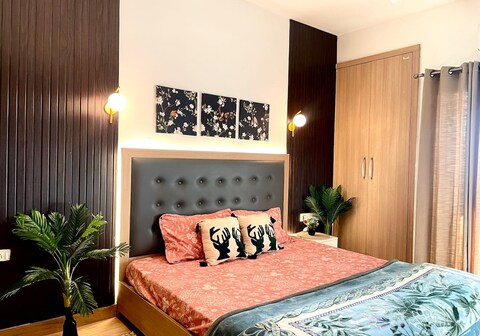 Lavish studio in Noida