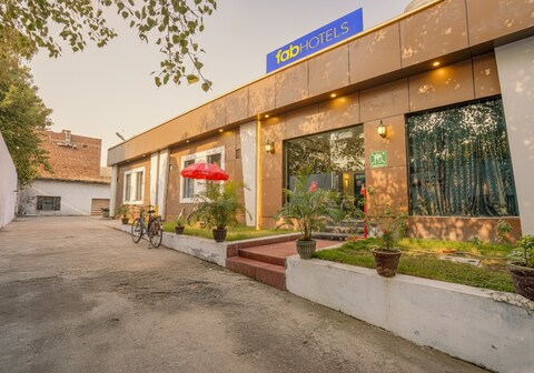 FabHotel Grand Inn