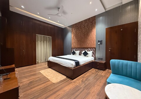 KS Square Hotel
