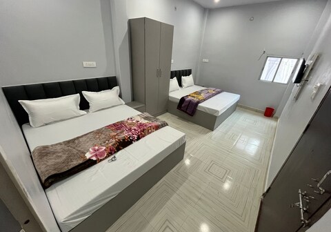 Shivashram Guest House