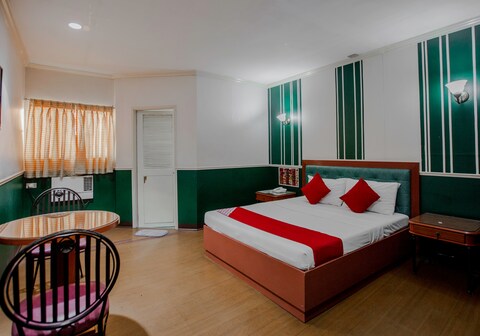 Capital O 740 Bliss Hotel Dau