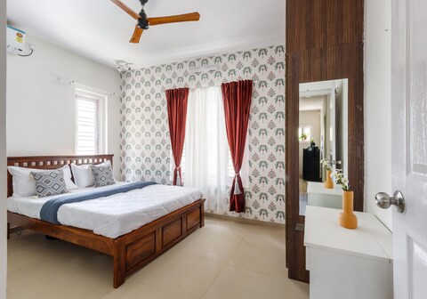 Skydeck by Red Olive|2BHK|AC|Hennur