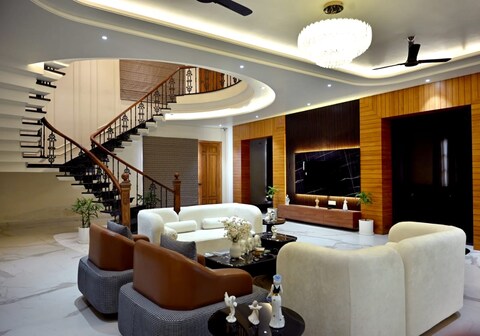 FLORENTINO The Luxury Villa