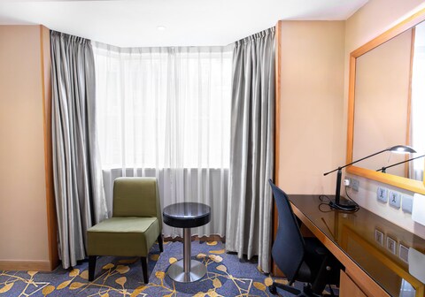 هوليداي إنرس م آ ٓ هي بٓي آيتش جي