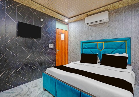 HOTEL O LAXMI NAGAR METRO