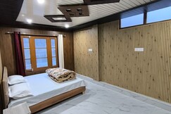 Omji - Sant Manas Bhushan Ashram | 200m from Helipad, Yamunotri Omji - Sant Manas Bhushan Ashram | 200m from Helipad, Yamunotri