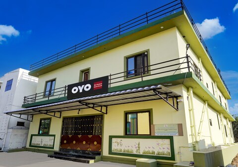 SPOT ON Shri Krishna Guest house