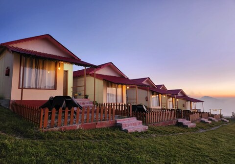 Himaaksh cottages