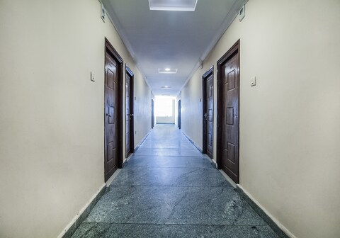 Hotel O Grand Brundavan