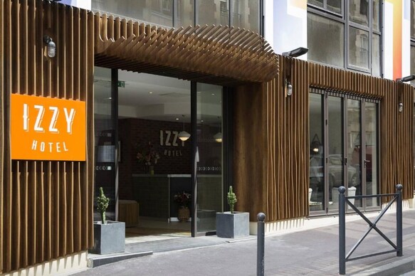 Izzy Hotel