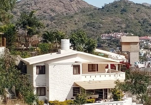 The Abu Villa