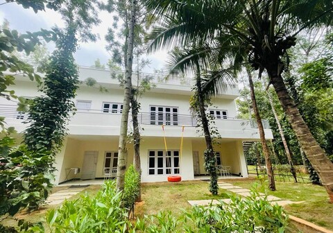 Blue Lagoon Inn Resort