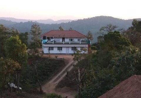 Hill View Estate Stay