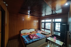 Hotel Sharjah, Srinagar Hotel Sharjah, Srinagar