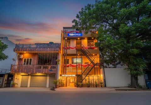 FabHotel Shyam Inn