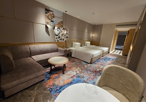 GRAND CONTINENT LUXURY COLLECTION