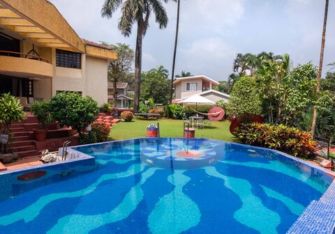 StayVista | Shantam House w/ Tennis Court & Indoor Games