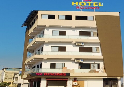 S R HOTEL