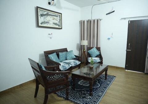 Happy Nest Home Stay