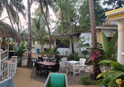 Urban Mad Villas & Studio