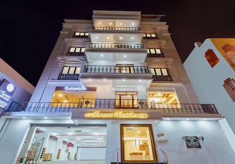 Treebo Aaravi Residency, 800 Mtrs From Promenade Beach