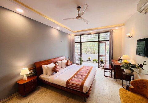 Grove Residency Hauz Khas