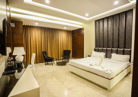 Hotel Cliff Embassy Banquet & suites