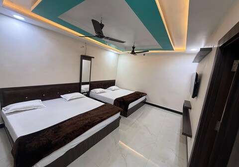 Akhileshwar Homestay