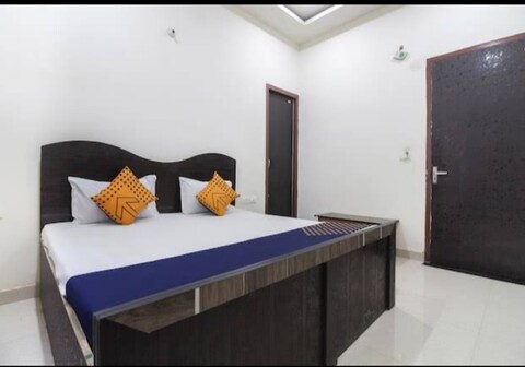 HOTEL GMS RESIDENCY